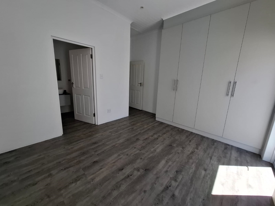 2 Bedroom Property for Sale in Sandbaai Western Cape